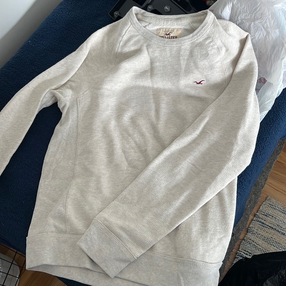 Hollister men’s sweater